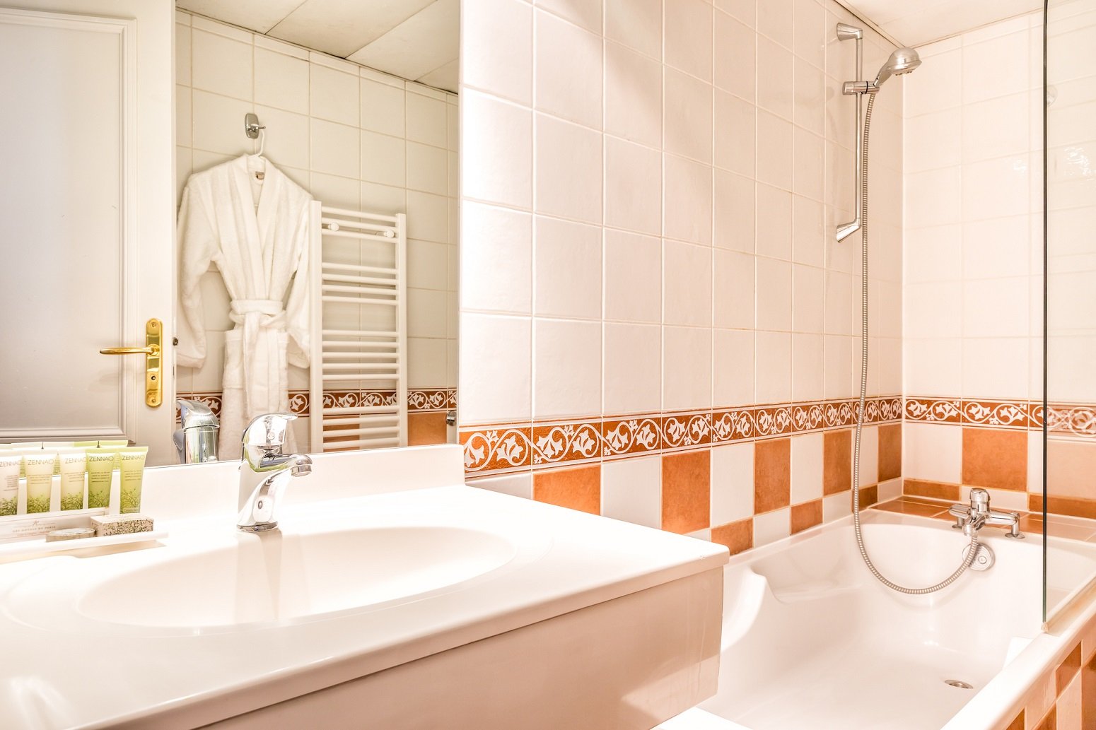 Villa Alessandra - Double or Twin Classic Room - Bathroom